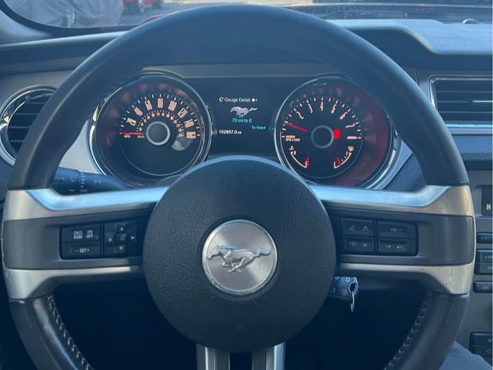 2014 Ford Mustang V6 Premium's photo